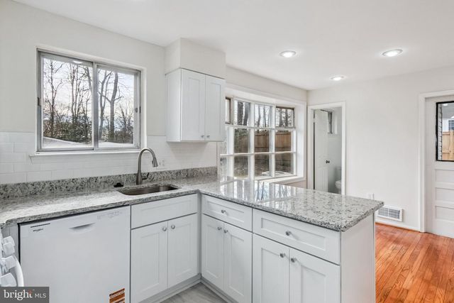 5401 SOUTHAMPTON DR, Springfield, VA 22151