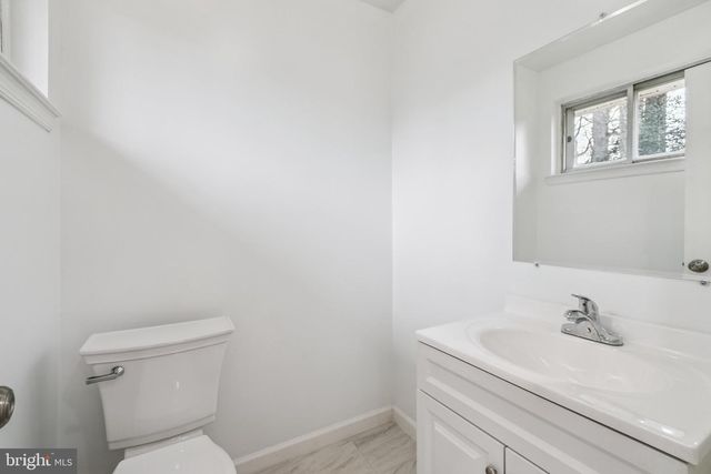 5401 SOUTHAMPTON DR, Springfield, VA 22151