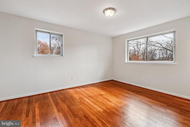 5401 SOUTHAMPTON DR, Springfield, VA 22151