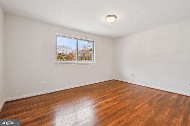 5401 SOUTHAMPTON DR, Springfield, VA 22151