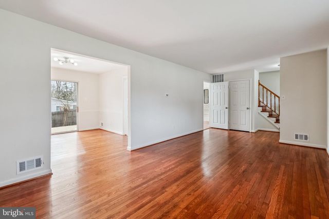 5401 SOUTHAMPTON DR, Springfield, VA 22151