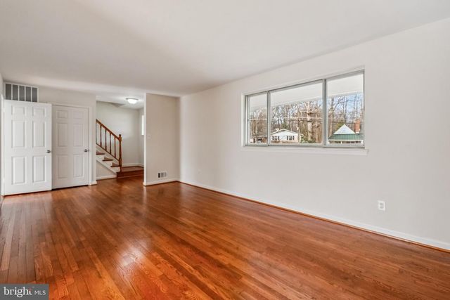 5401 SOUTHAMPTON DR, Springfield, VA 22151