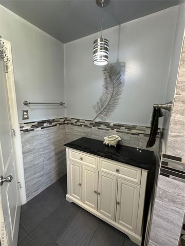 32302 Ryan Road, Warren, MI 48092