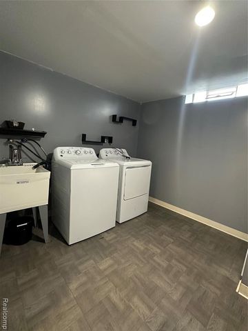 32302 Ryan Road, Warren, MI 48092