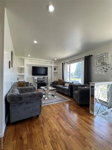 32302 Ryan Road, Warren, MI 48092