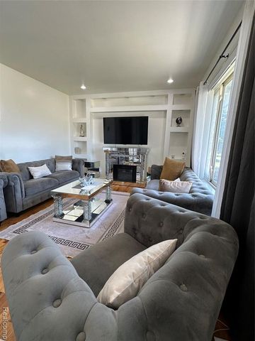 32302 Ryan Road, Warren, MI 48092