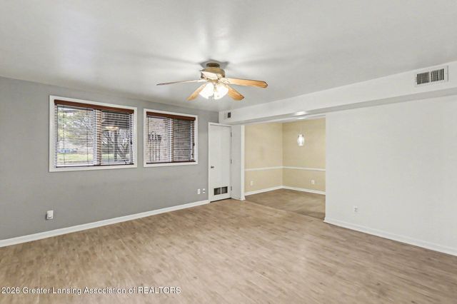 6160 Innkeepers Court 55, East Lansing, MI 48823