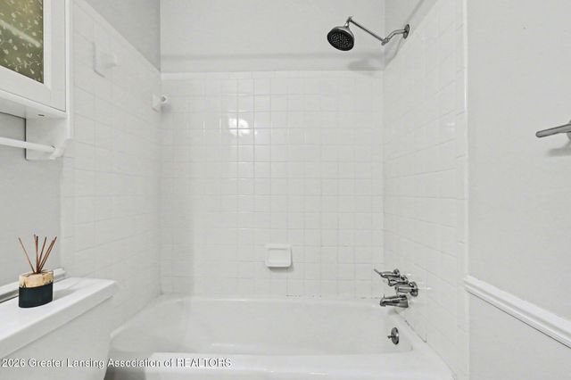 6160 Innkeepers Court 55, East Lansing, MI 48823