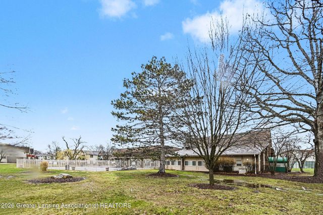 6160 Innkeepers Court 55, East Lansing, MI 48823