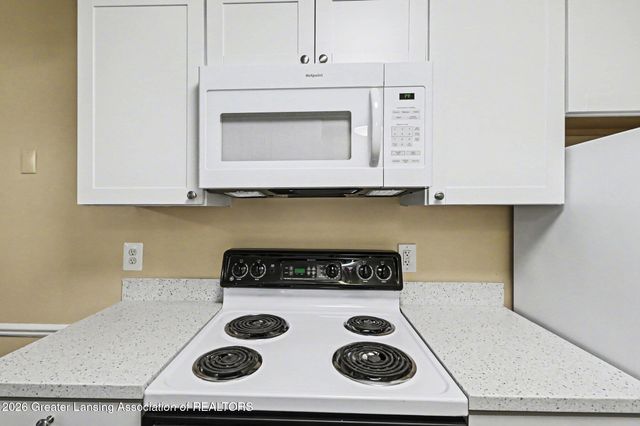 6160 Innkeepers Court 55, East Lansing, MI 48823