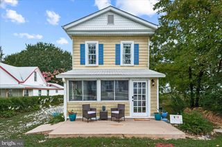 209 HAWTHORNE ST, Colonial Beach, VA 22443