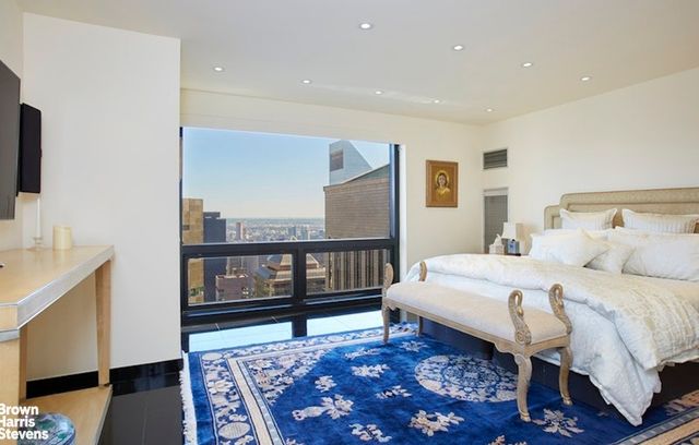 721 5th Ave Apt 62C, New York City, NY 10022