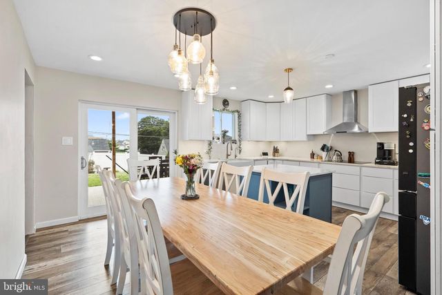 16 CANOEBIRCH RD, Levittown, PA 19057