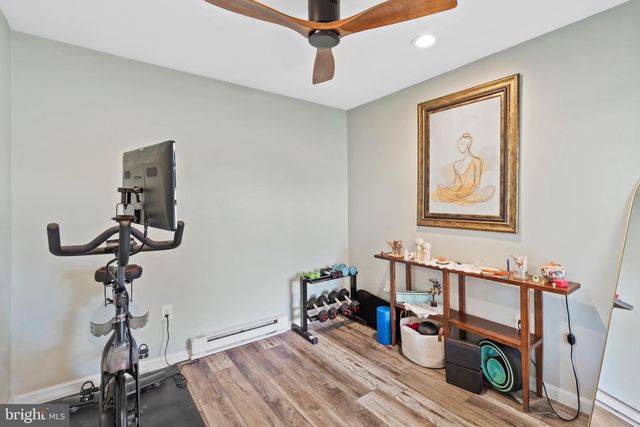 16 CANOEBIRCH RD, Levittown, PA 19057