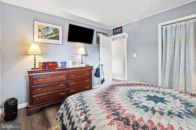 16 CANOEBIRCH RD, Levittown, PA 19057