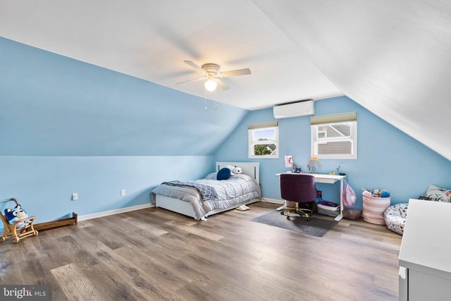 16 CANOEBIRCH RD, Levittown, PA 19057