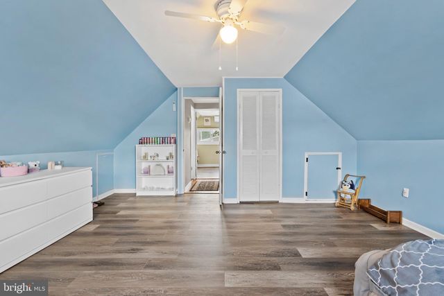 16 CANOEBIRCH RD, Levittown, PA 19057