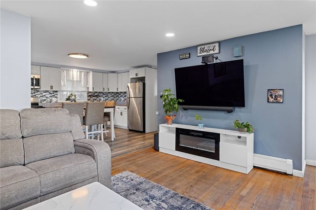 23 Skycrest Avenue, East Providence, RI 02914