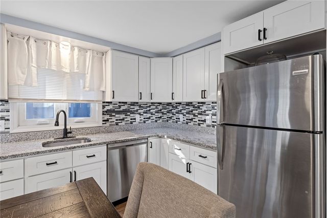 23 Skycrest Avenue, East Providence, RI 02914