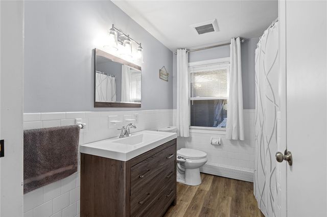 23 Skycrest Avenue, East Providence, RI 02914