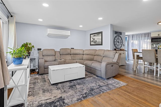23 Skycrest Avenue, East Providence, RI 02914
