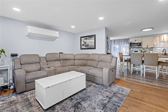 23 Skycrest Avenue, East Providence, RI 02914