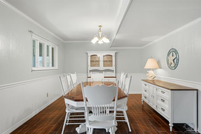 1253 Redwood Ln, Gulf Breeze, FL 32563