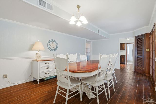 1253 Redwood Ln, Gulf Breeze, FL 32563