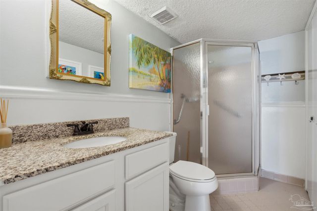 1253 Redwood Ln, Gulf Breeze, FL 32563