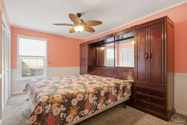 1253 Redwood Ln, Gulf Breeze, FL 32563