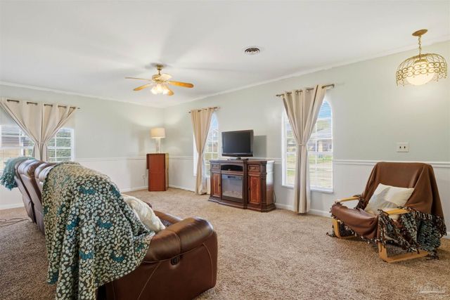 1253 Redwood Ln, Gulf Breeze, FL 32563