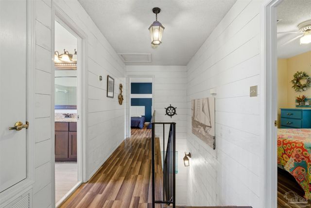 1253 Redwood Ln, Gulf Breeze, FL 32563