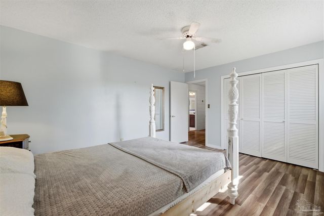 1253 Redwood Ln, Gulf Breeze, FL 32563