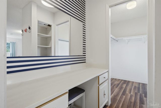 1253 Redwood Ln, Gulf Breeze, FL 32563