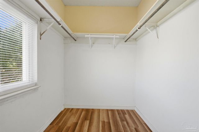 1253 Redwood Ln, Gulf Breeze, FL 32563