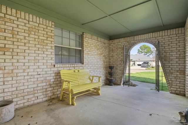 1253 Redwood Ln, Gulf Breeze, FL 32563