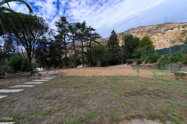 446 Devonwood Road, Altadena, CA 91001