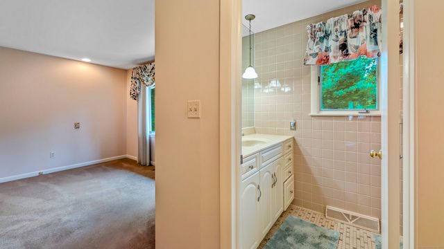 36 Heritage Drive, Woodbury, CT 06798