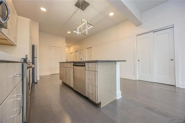 1020 Elmwood 404, Buffalo, NY 14222