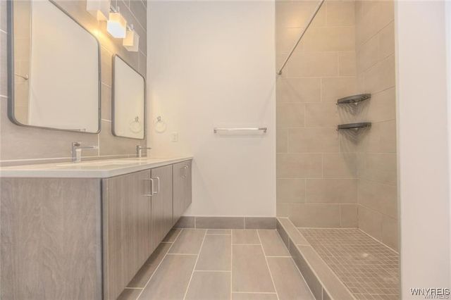 1020 Elmwood 404, Buffalo, NY 14222