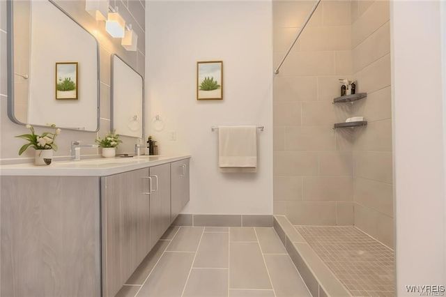 1020 Elmwood 404, Buffalo, NY 14222