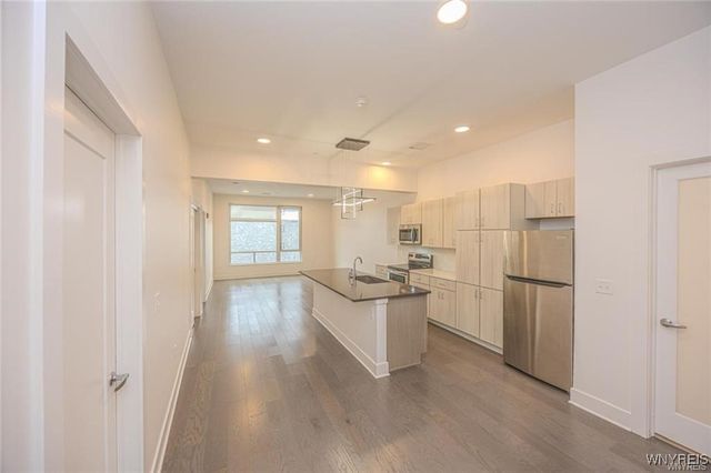 1020 Elmwood 404, Buffalo, NY 14222