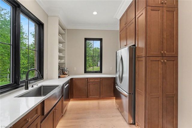 7602 Pemberley Drive, Oak Ridge, NC 27310