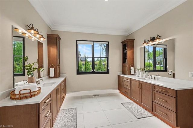 7602 Pemberley Drive, Oak Ridge, NC 27310