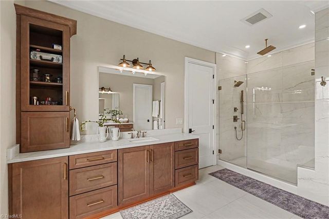7602 Pemberley Drive, Oak Ridge, NC 27310
