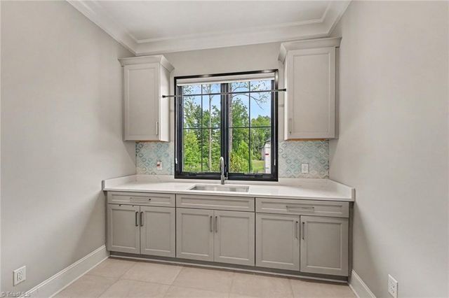 7602 Pemberley Drive, Oak Ridge, NC 27310