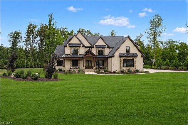 7602 Pemberley Drive, Oak Ridge, NC 27310