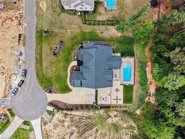 7602 Pemberley Drive, Oak Ridge, NC 27310