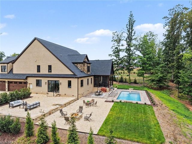 7602 Pemberley Drive, Oak Ridge, NC 27310