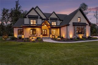 7602 Pemberley Drive, Oak Ridge, NC 27310